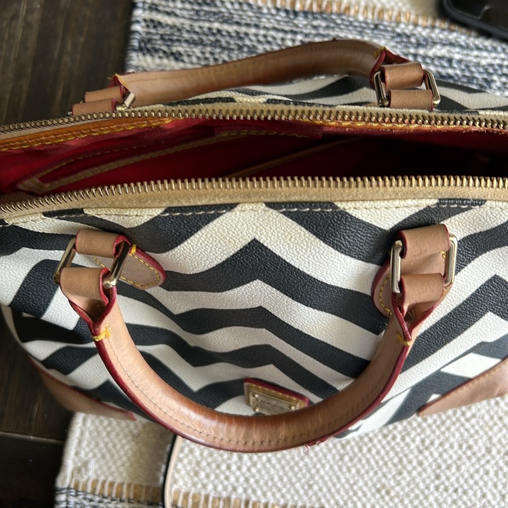 Dooney Bourke strip bag - Picture 10 of 14